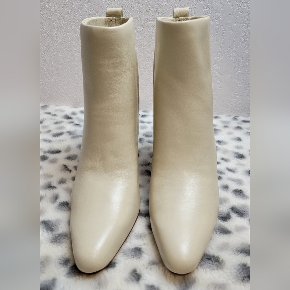 NIB Vince Hillside Leather Bootie In Moonlight Ivory Size 5M - Picture 6 of 11
